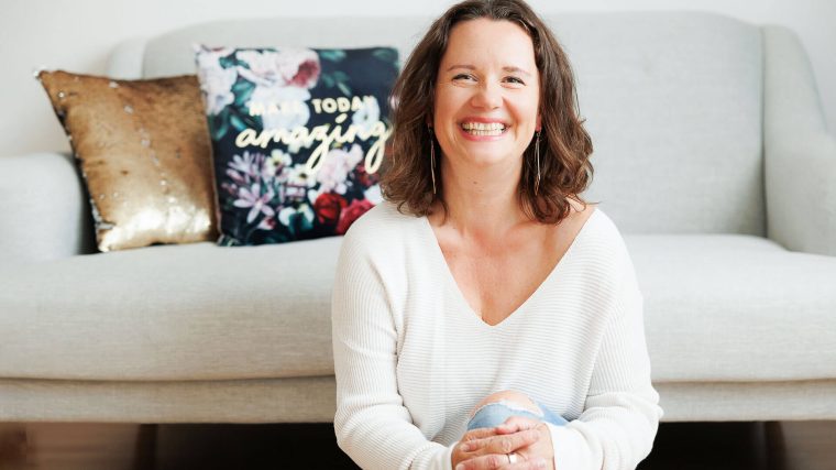 Fotografin Karin Ahamer strahlt in die Kamera