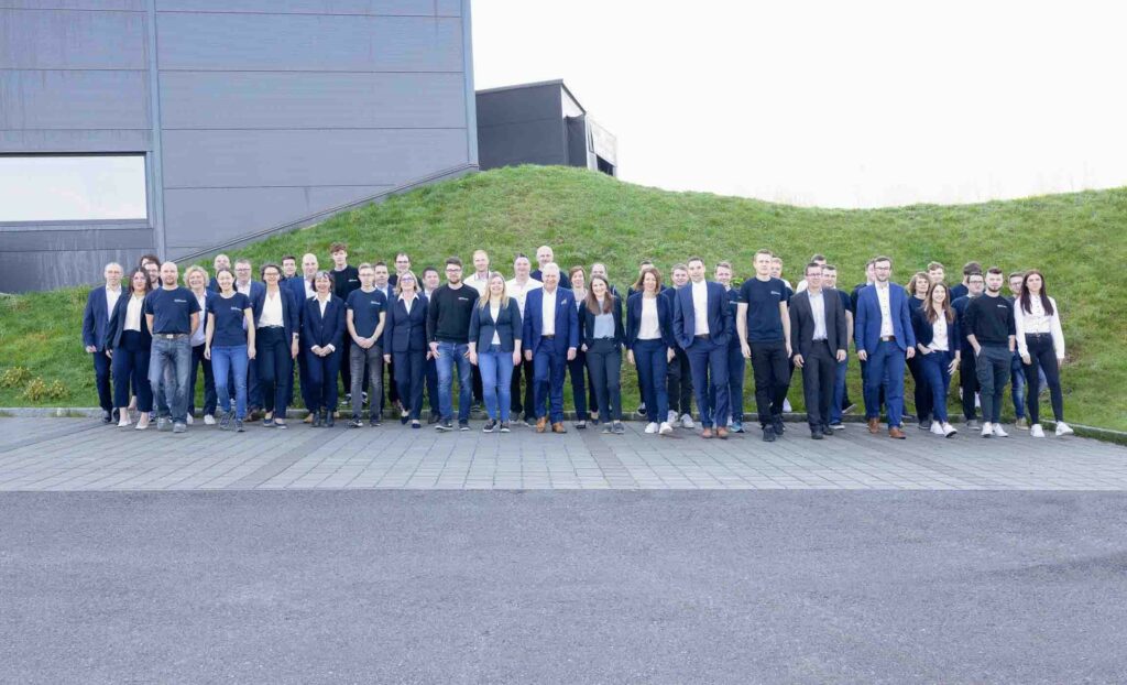 Gruppenfoto der Firma EPS Electric Power Systems GmbH in Groß Gerungs